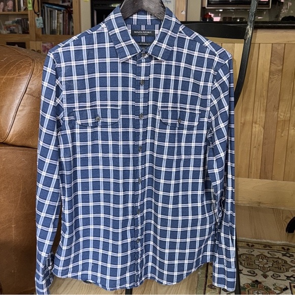NWOT! Men’s Banana Republic, Luxe Flannel, Blue Plaid Button Up Shirt. Medium - Picture 1 of 15